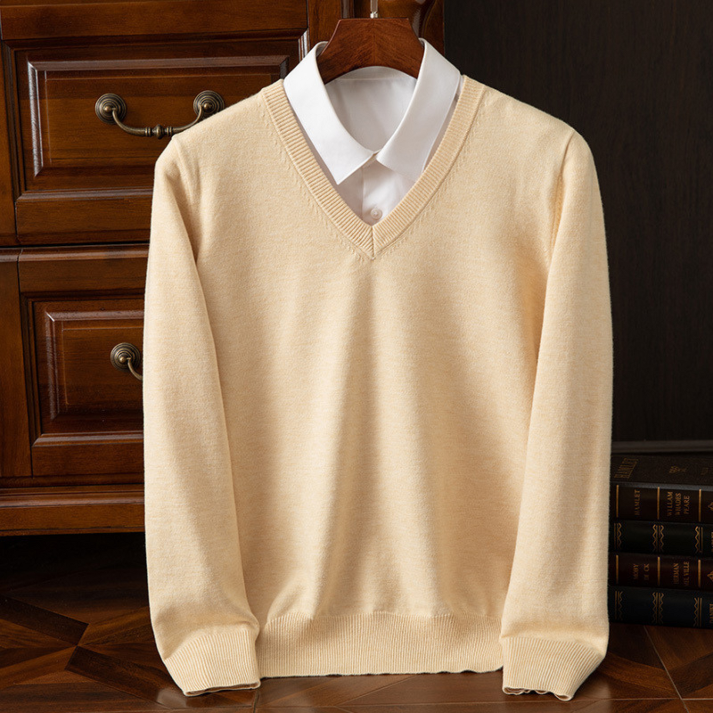 Jersey elegante con cuello en V