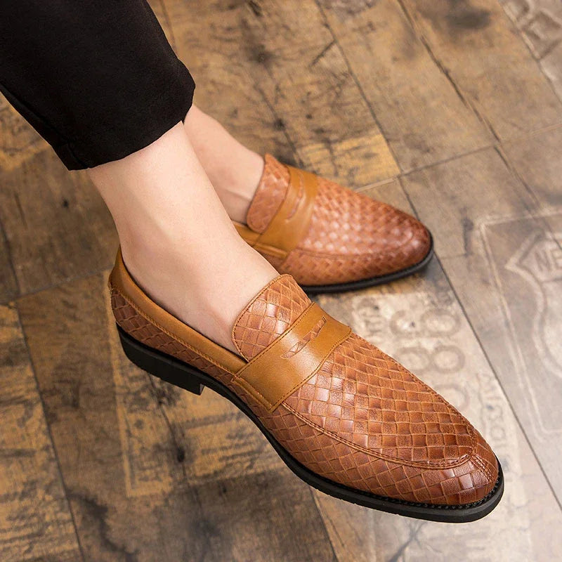 Elegantes mocasines tejidos