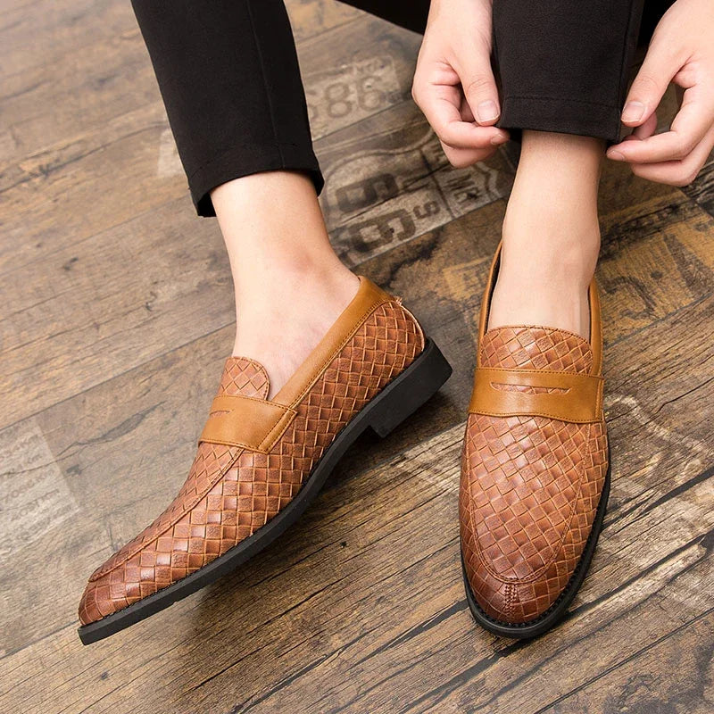 Elegantes mocasines tejidos