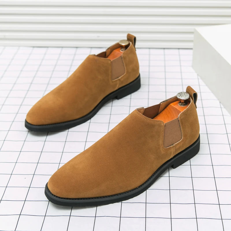 Elegantes zapatos británicos de ante