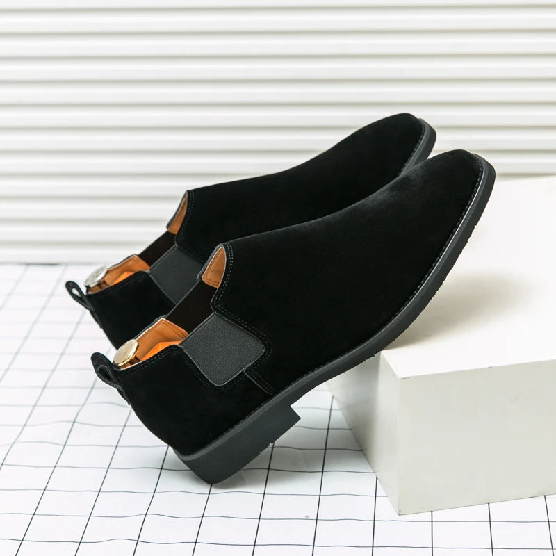 Elegantes zapatos británicos de ante