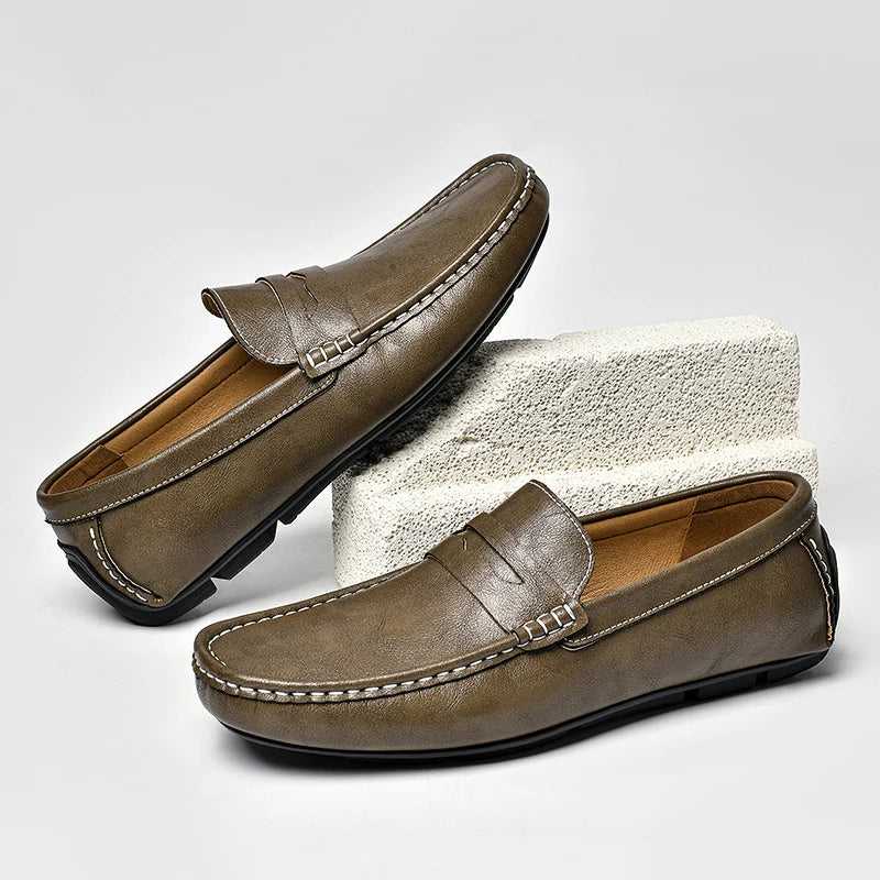 Mocasines náuticos elegantes de piel