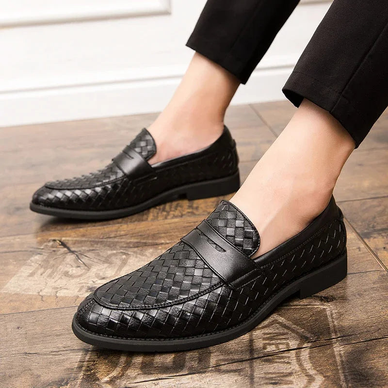 Elegantes mocasines tejidos
