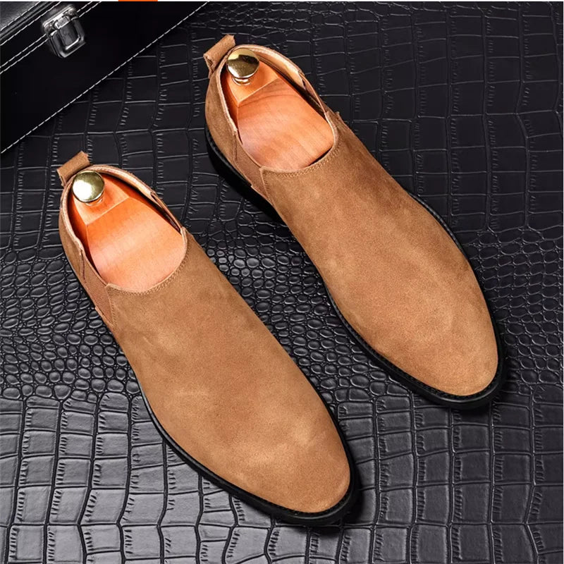 Elegantes botines Chelsea de ante