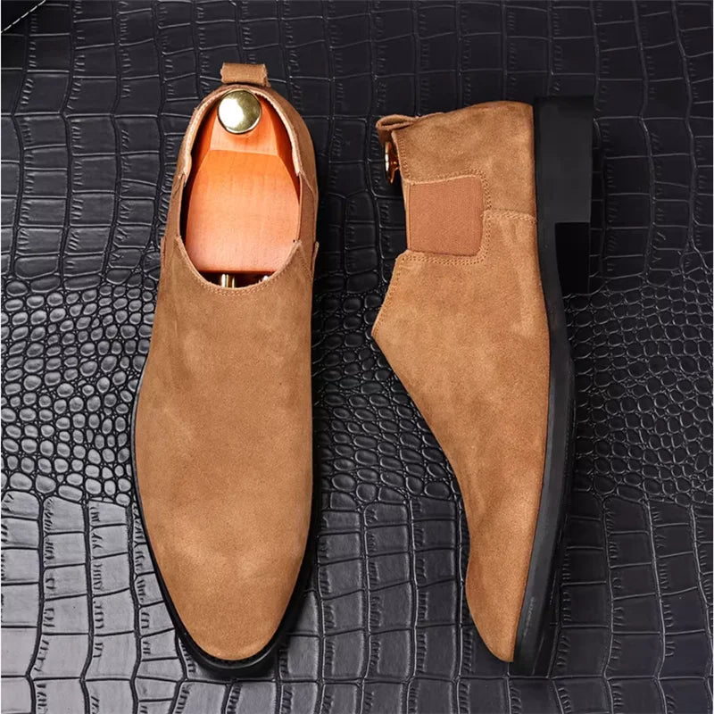 Elegantes botines Chelsea de ante