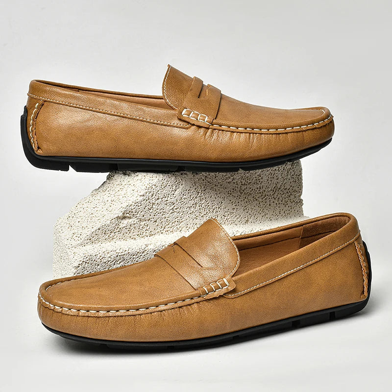 Mocasines náuticos elegantes de piel
