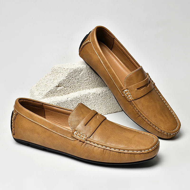 Mocasines náuticos elegantes de piel