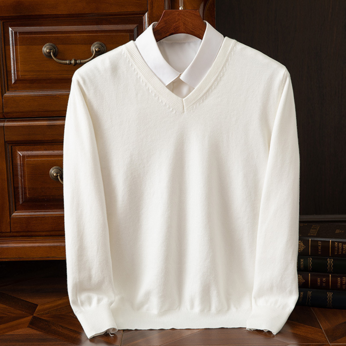 Jersey elegante con cuello en V