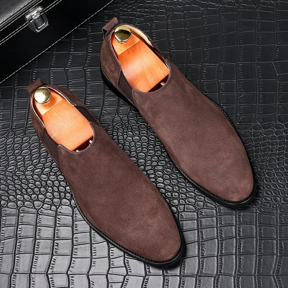 Elegantes botines Chelsea de ante