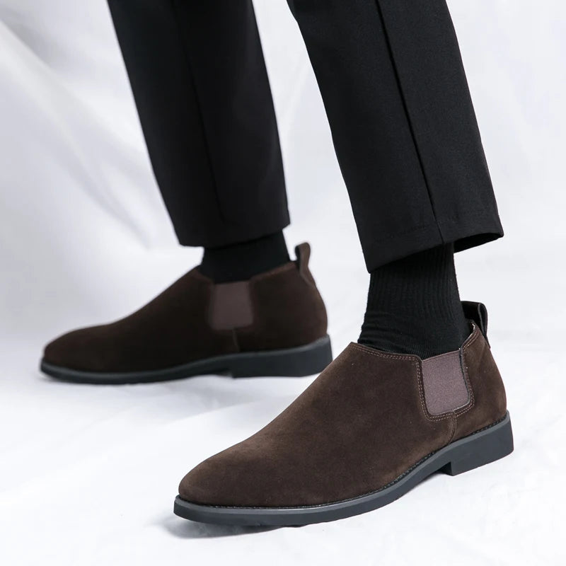 Elegantes zapatos británicos de ante