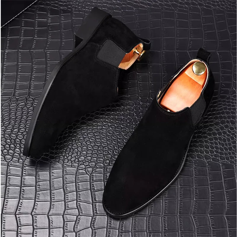 Elegantes botines Chelsea de ante