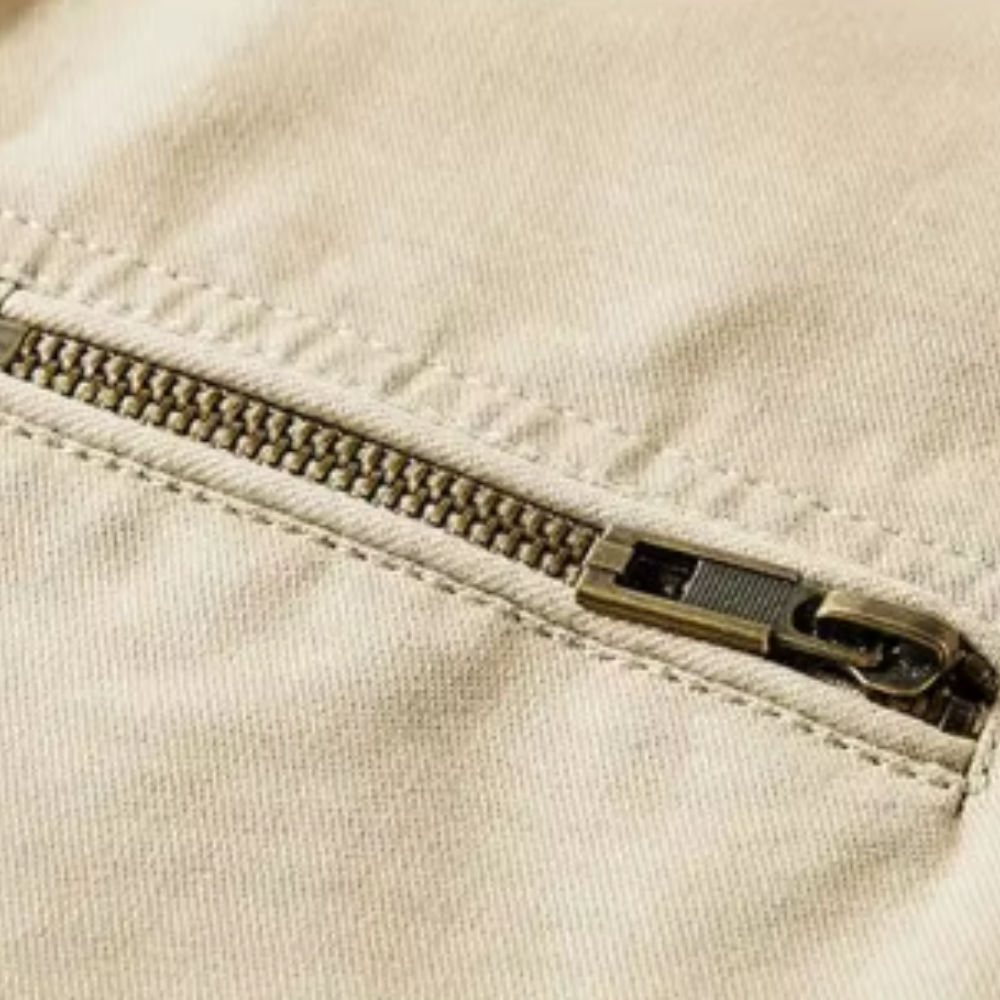 Elegante chaqueta multibolsillos