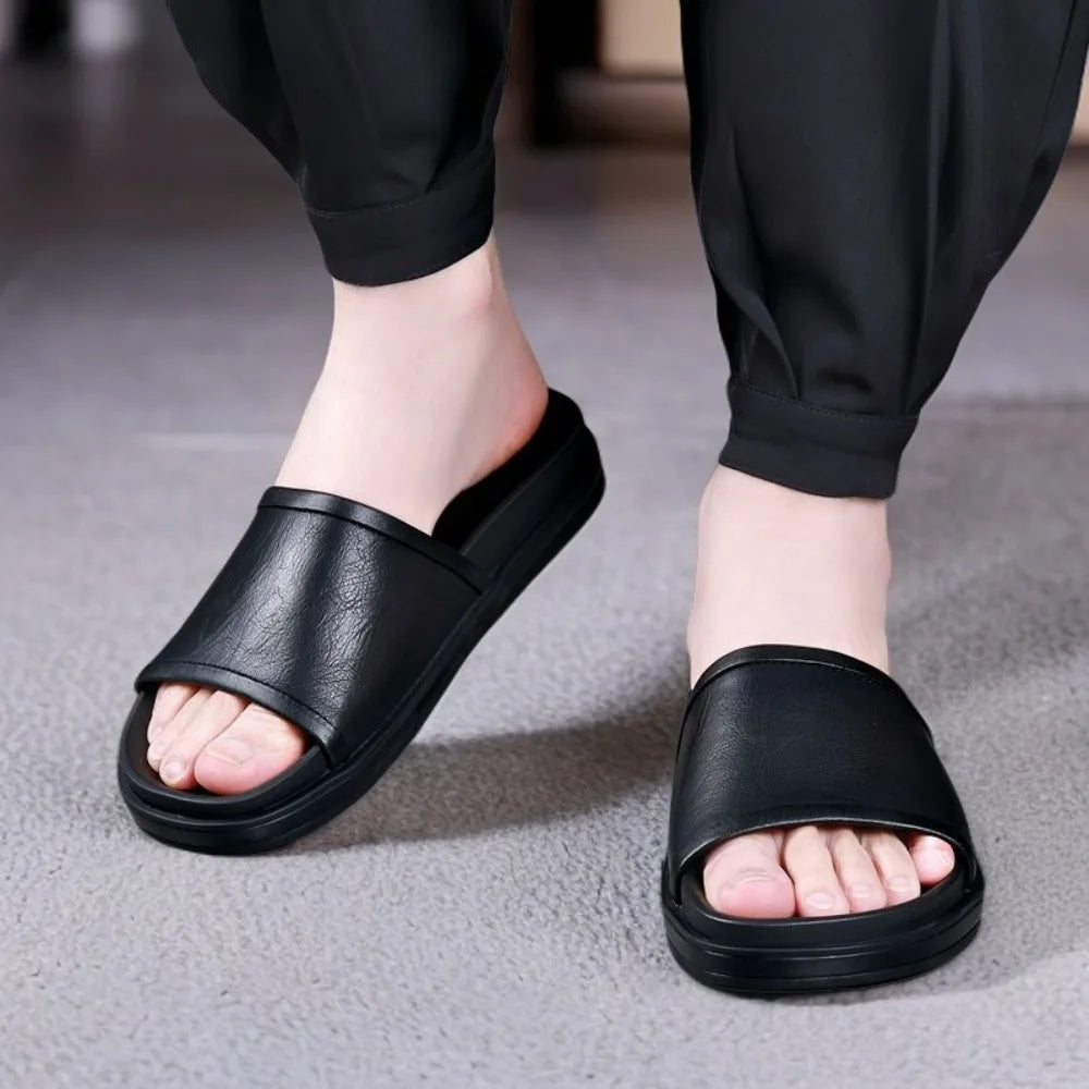Elegantes sandalias de piel