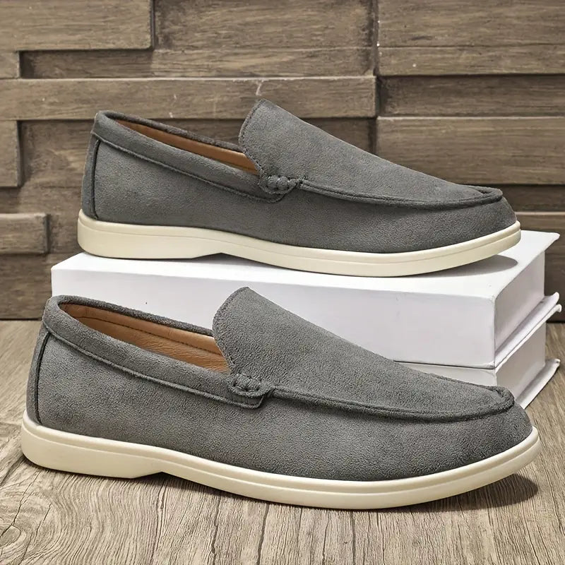 Elegantes mocasines de piel