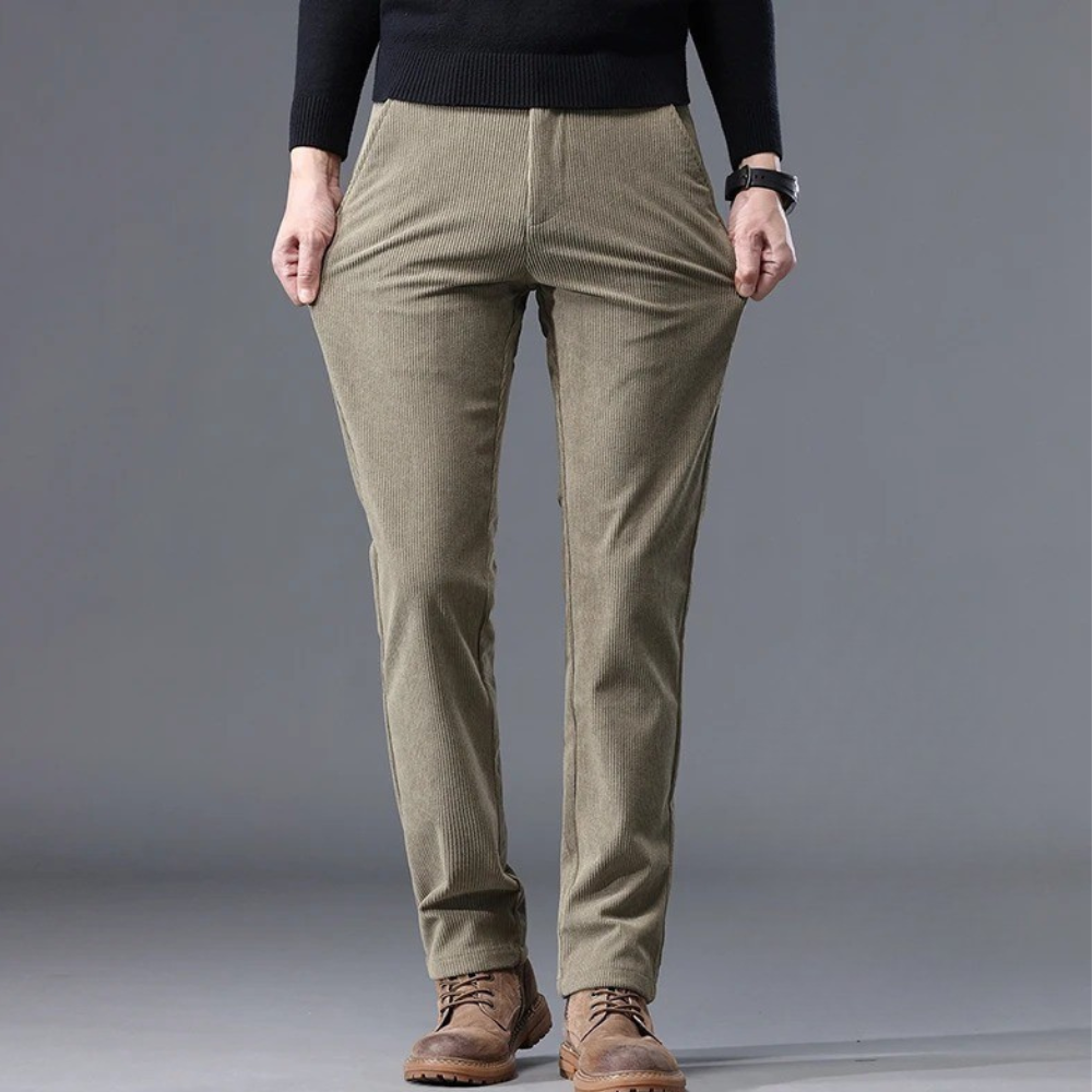 Elegantes pantalones de pana