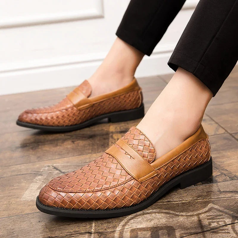 Elegantes mocasines tejidos