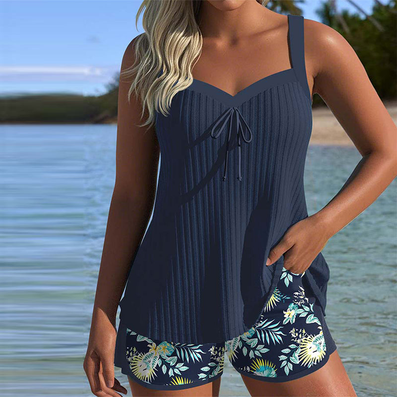 Traje de Baño de Rayas con Short de Playa