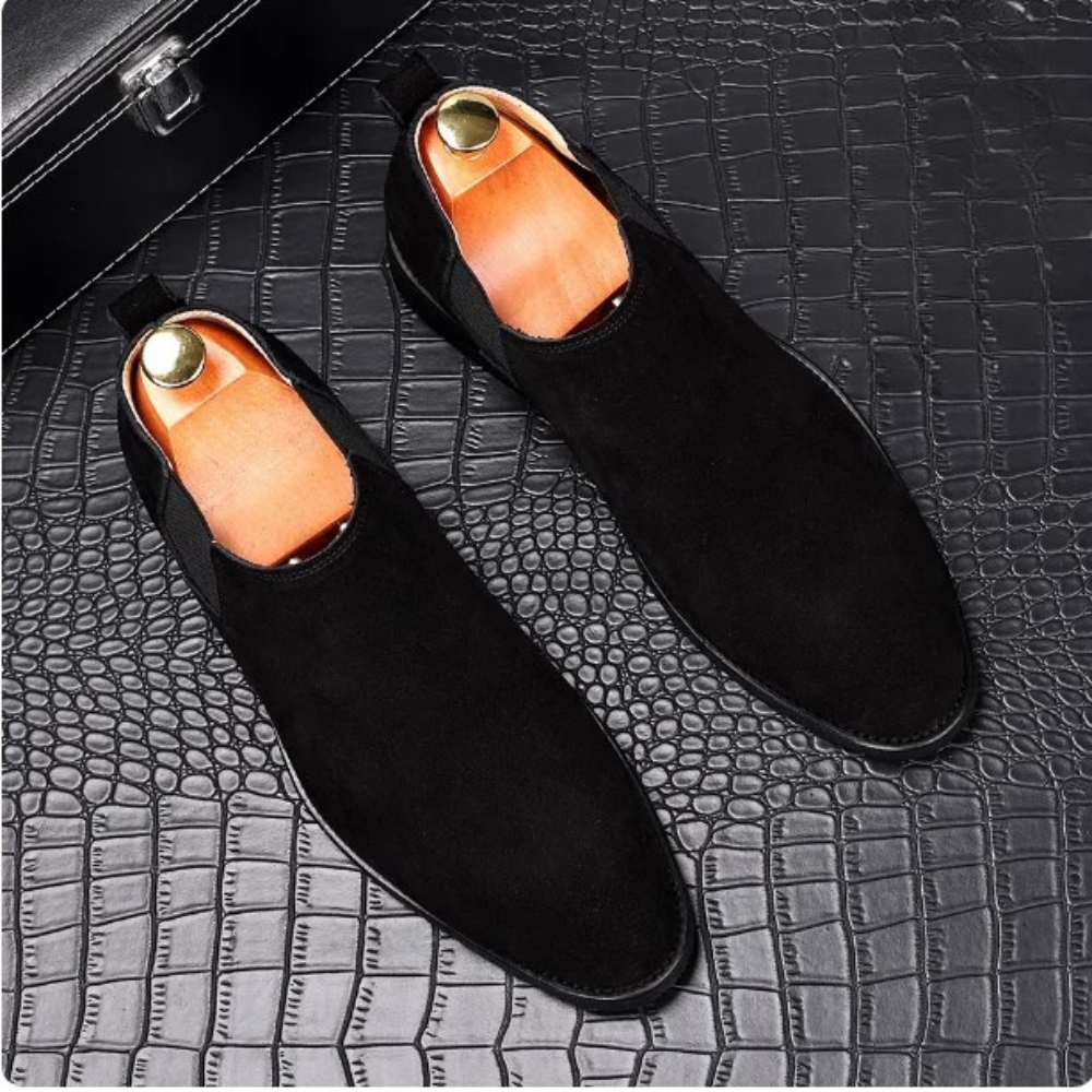 Elegantes botines Chelsea de ante
