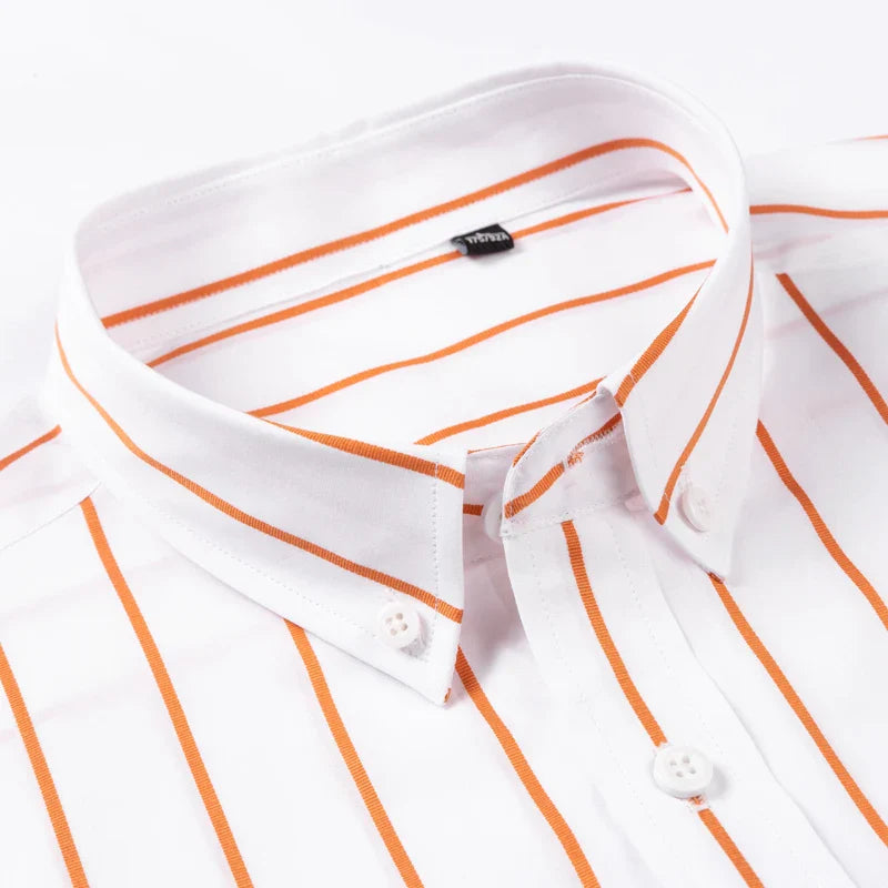 Elegante camisa de algodón a rayas
