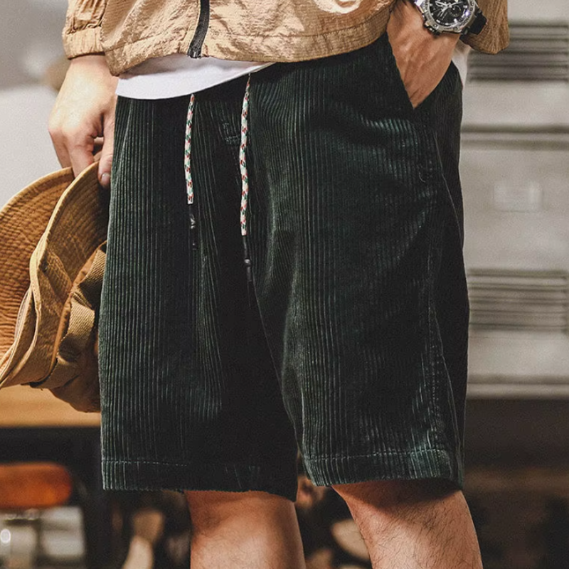 Elegantes pantalones cortos de pana