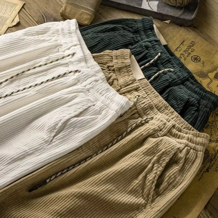 Elegantes pantalones cortos de pana