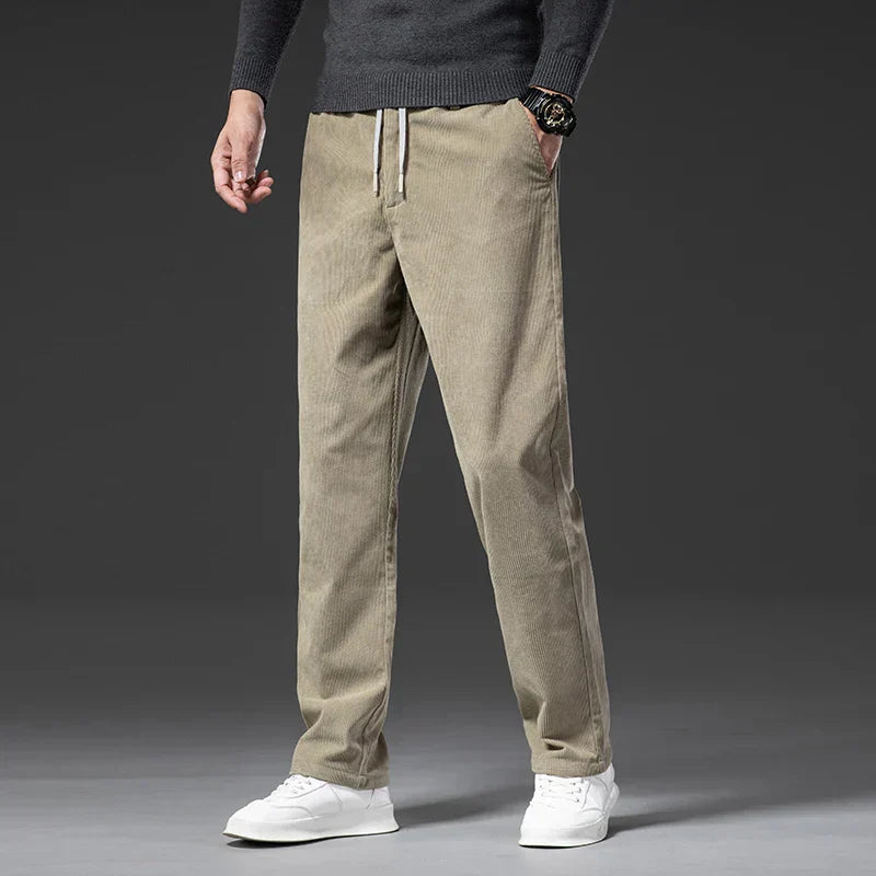Elegantes pantalones de pana
