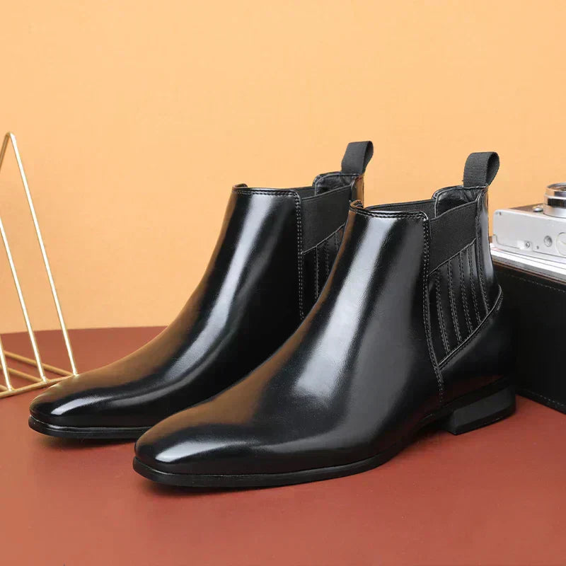 Botas elegantes de cuero