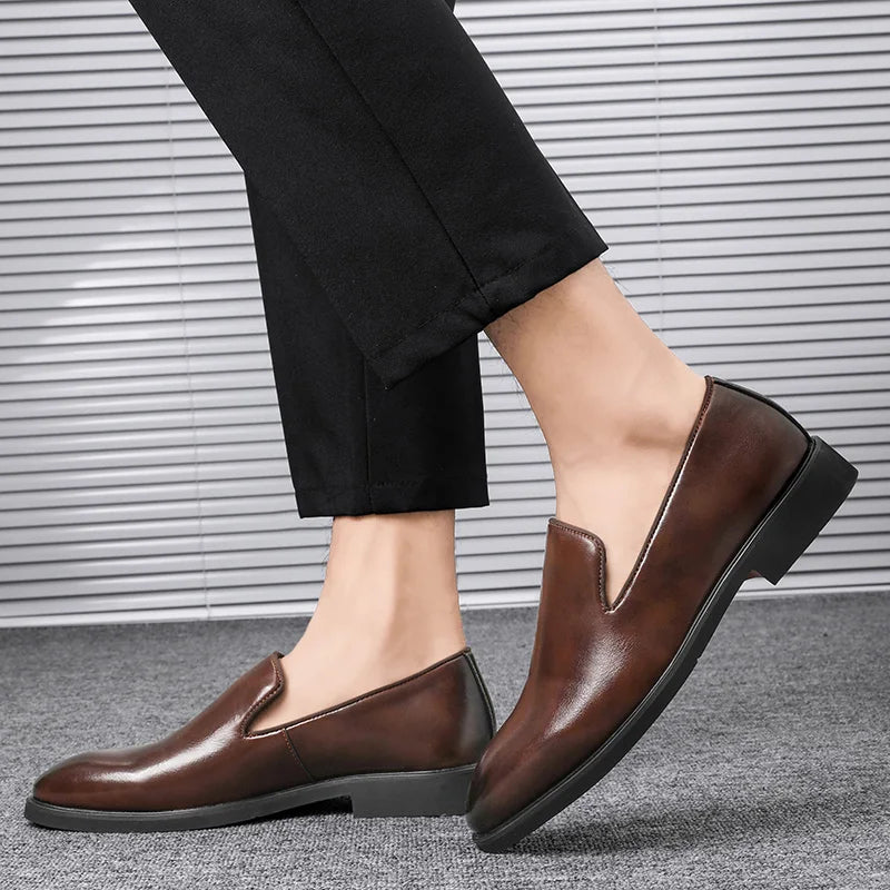 Zapatos de vestir elegantes de piel sin cordones