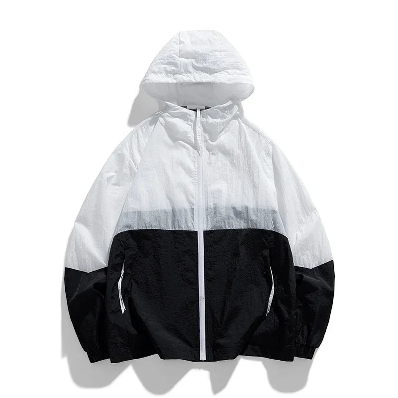 Chaqueta cortavientos con capucha