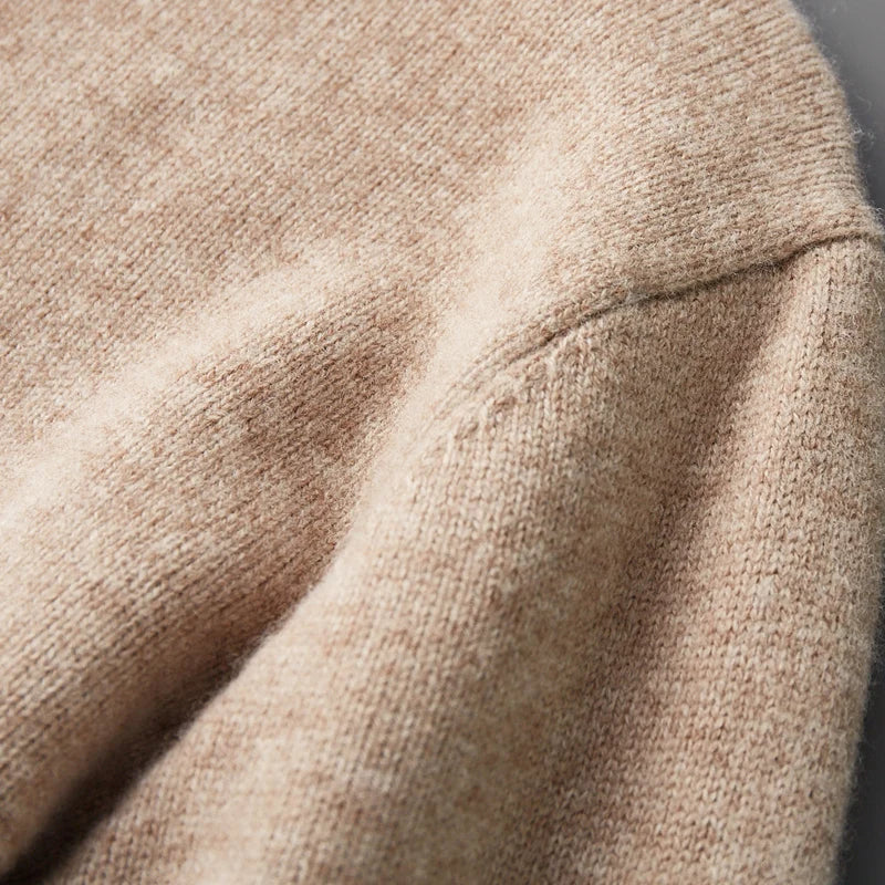 Elegante jersey de cuello alto de lana merino
