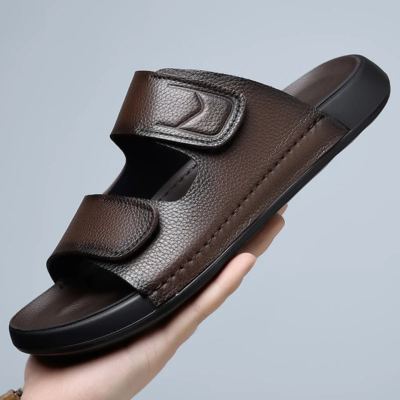 Elegantes sandalias de piel