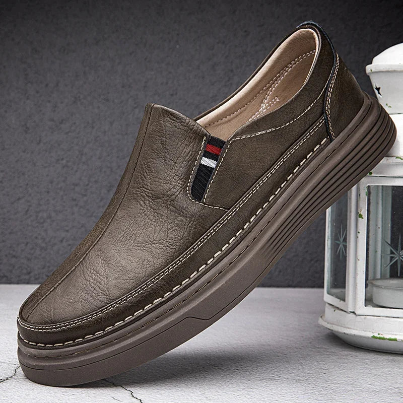 Elegantes zapatos de piel sin cordones