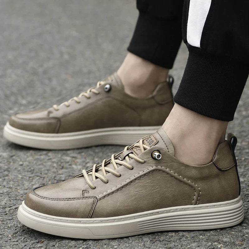 Zapatos elegantes de cuero de alta calidad