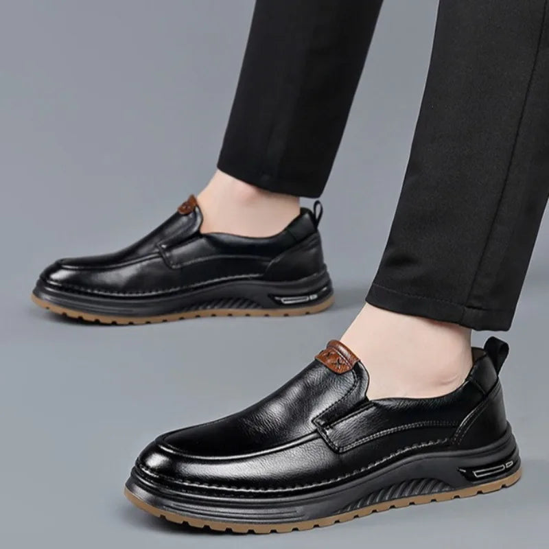 Zapatos elegantes de cuero para caminar
