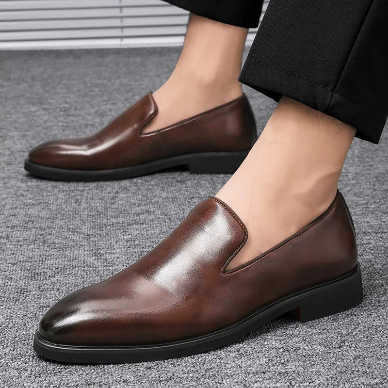 Zapatos de vestir elegantes de piel sin cordones