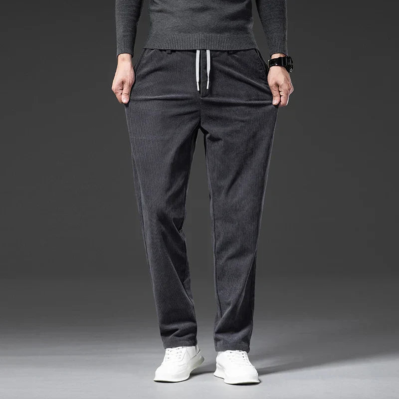Elegantes pantalones de pana