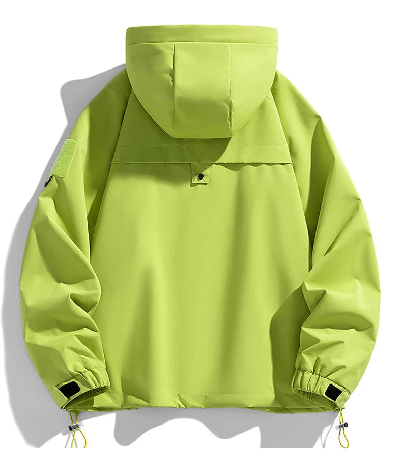 Elegante chaqueta con capucha