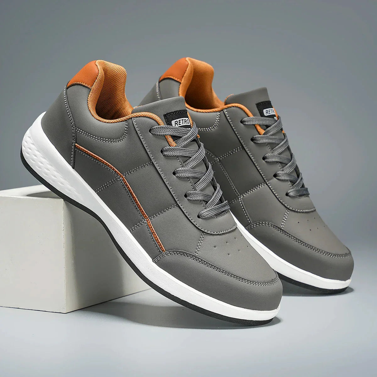 Elegantes zapatillas de piel