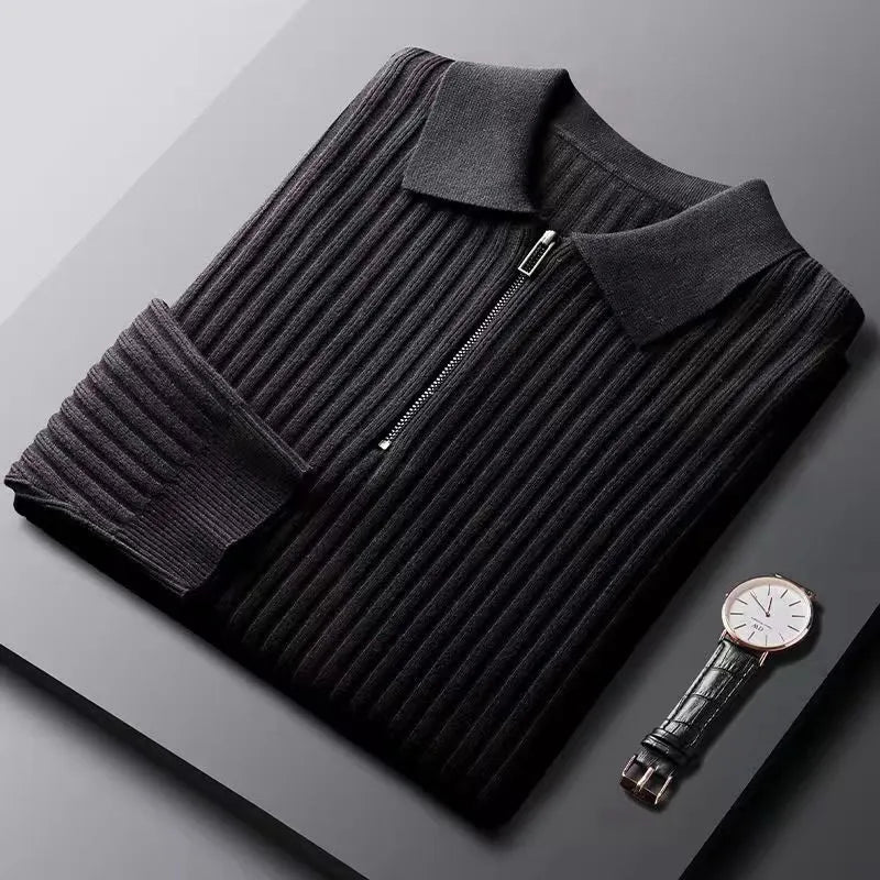 Elegante jersey con cremallera y estampado a rayas