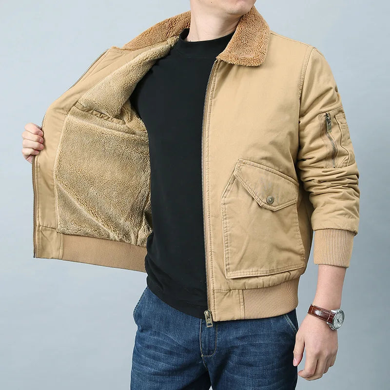 Elegante cazadora bomber