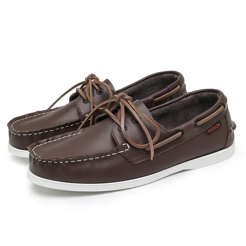 Mocasines náuticos elegantes de piel