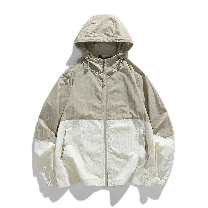 Chaqueta cortavientos con capucha