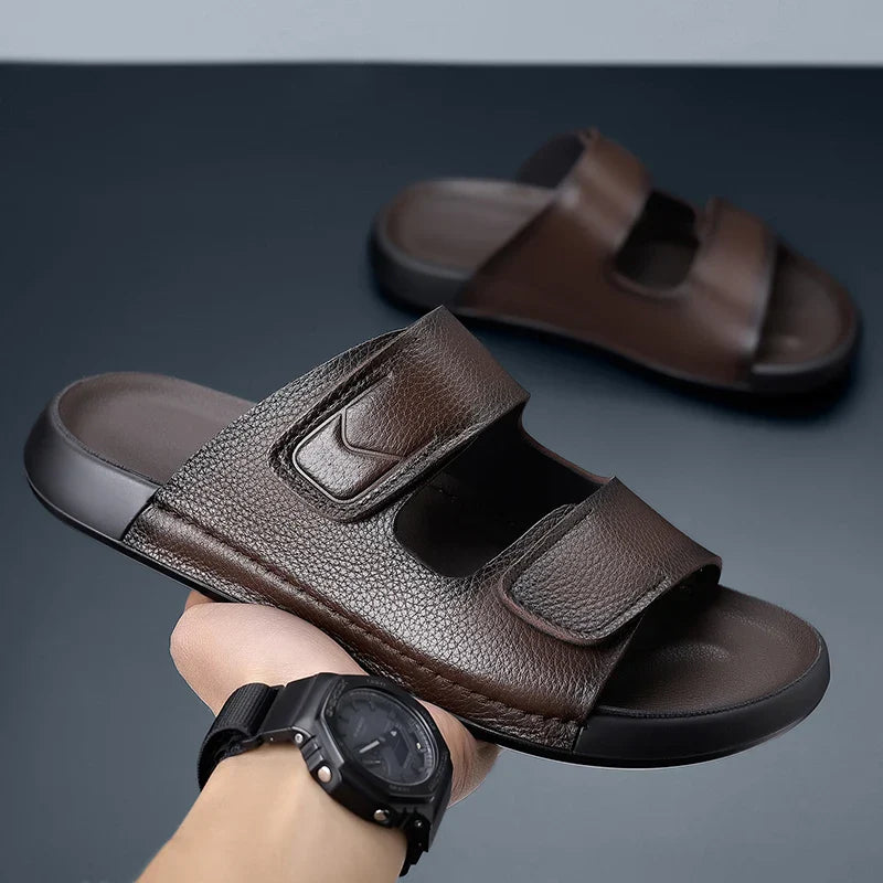 Elegantes sandalias de piel