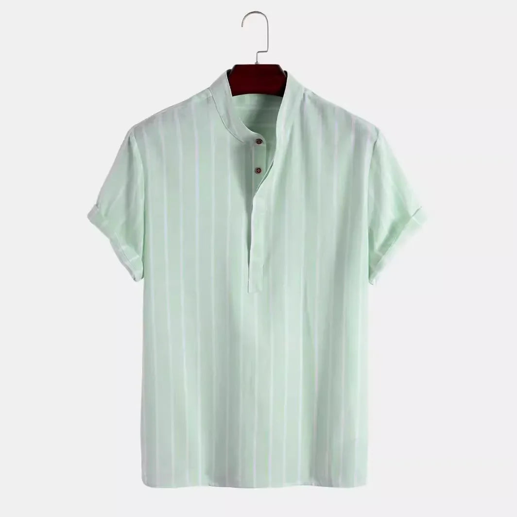 Elegante camisa de rayas de manga corta