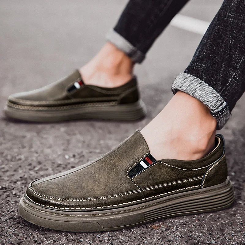Elegantes zapatos de piel sin cordones
