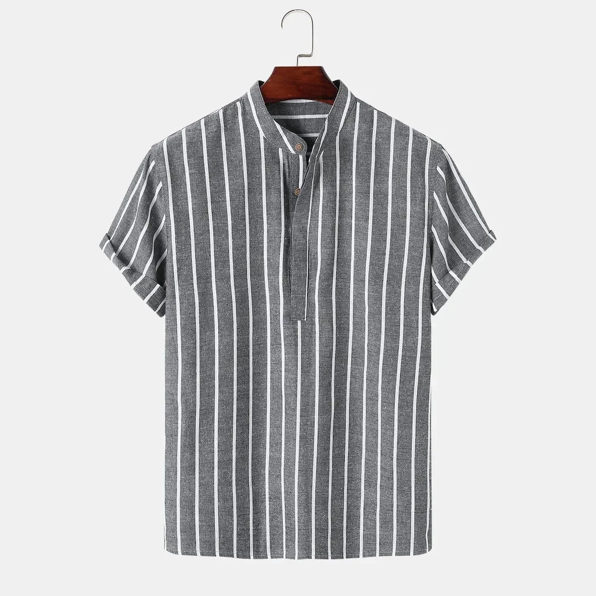 Elegante camisa de rayas de manga corta