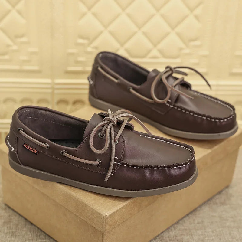Mocasines náuticos elegantes de piel