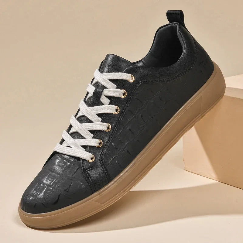 Zapatos elegantes de cuero genuino