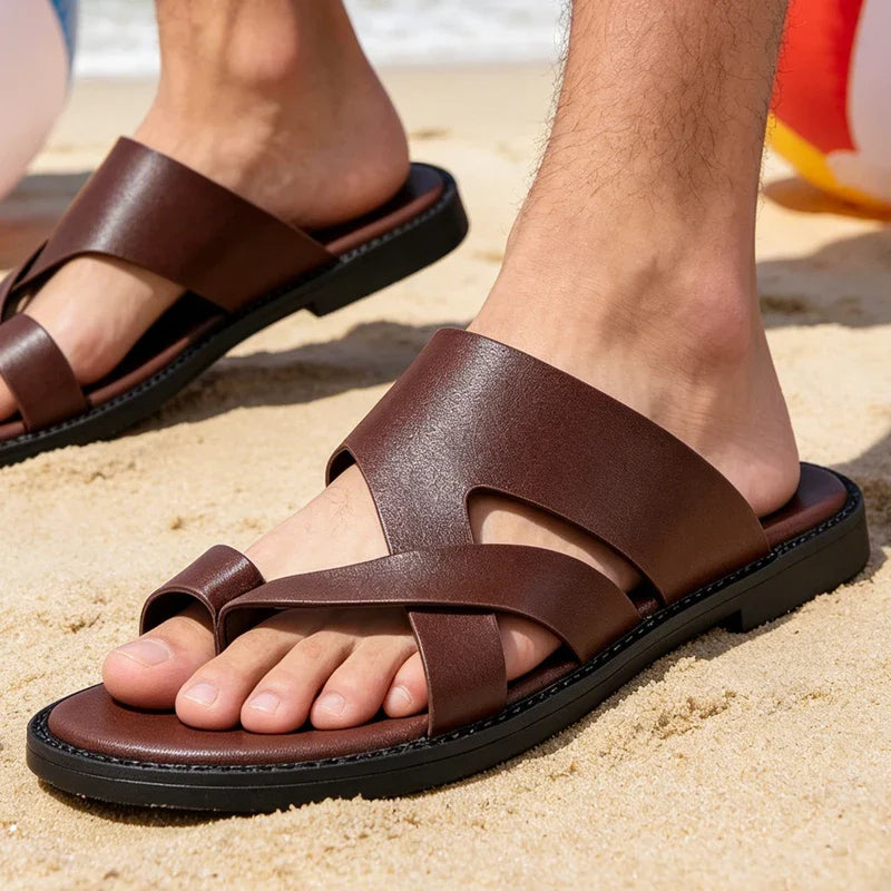 Elegantes sandalias de cuero con tiras cruzadas