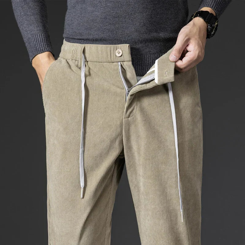 Elegantes pantalones de pana